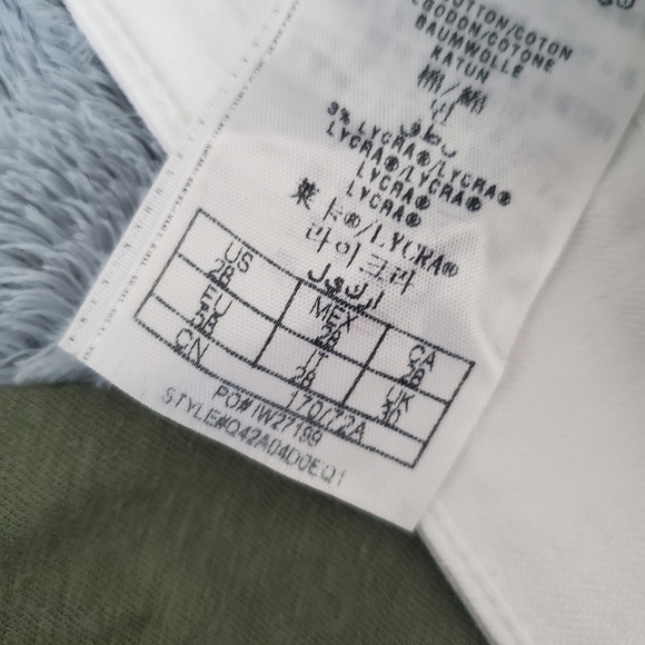 GUESS Los Angeles Short Shorts - Picture 4 of 5